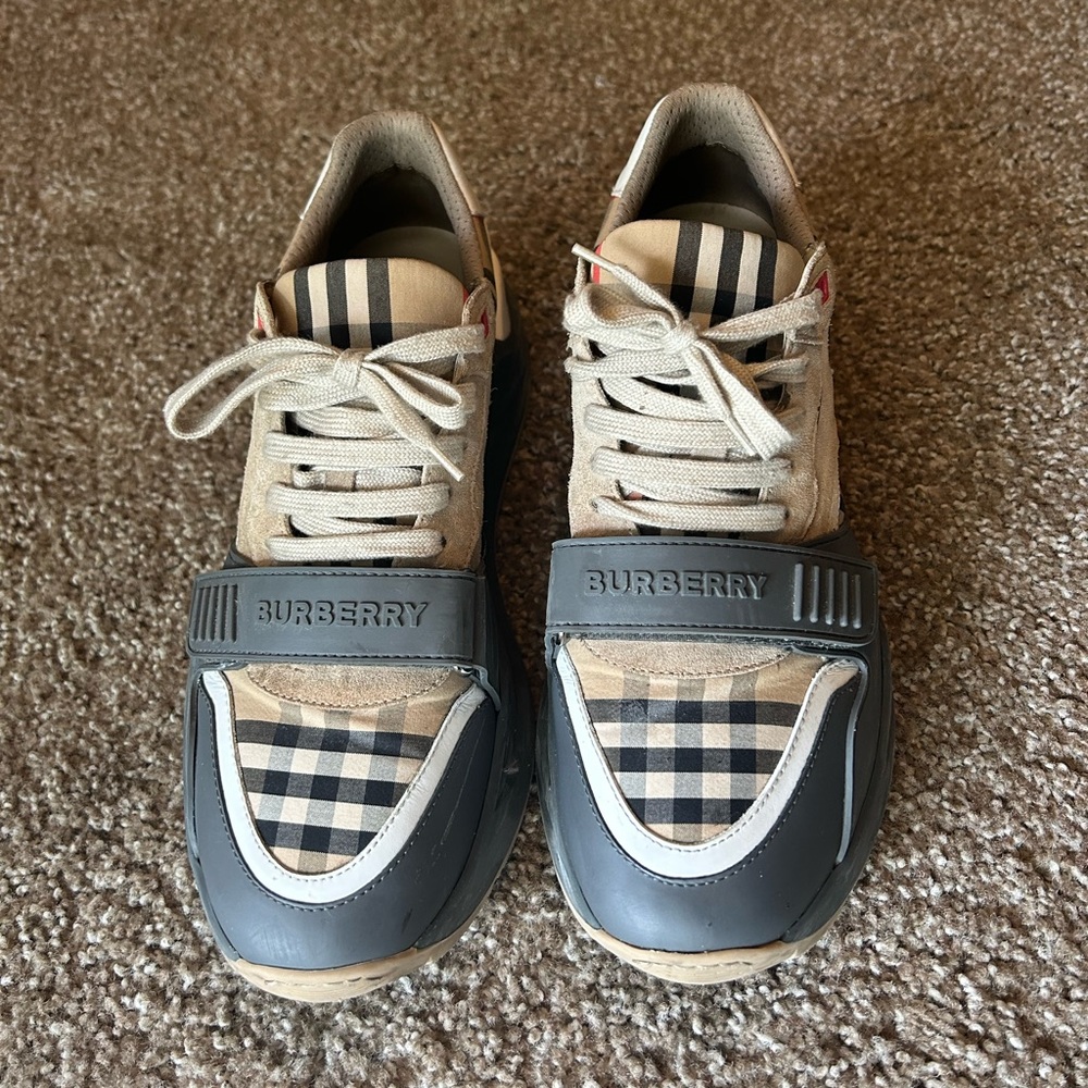 Burberry Sneakers Size 44 - Picture 1 of 4